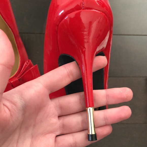 NEW Red Patent Leather Bow Pumps - Picture 8 of 8